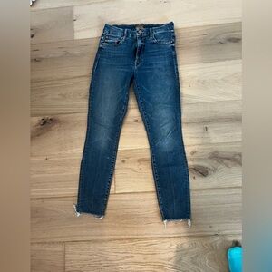 MOTHER Blue Ankle Cropped Jeans with Tapered Leg